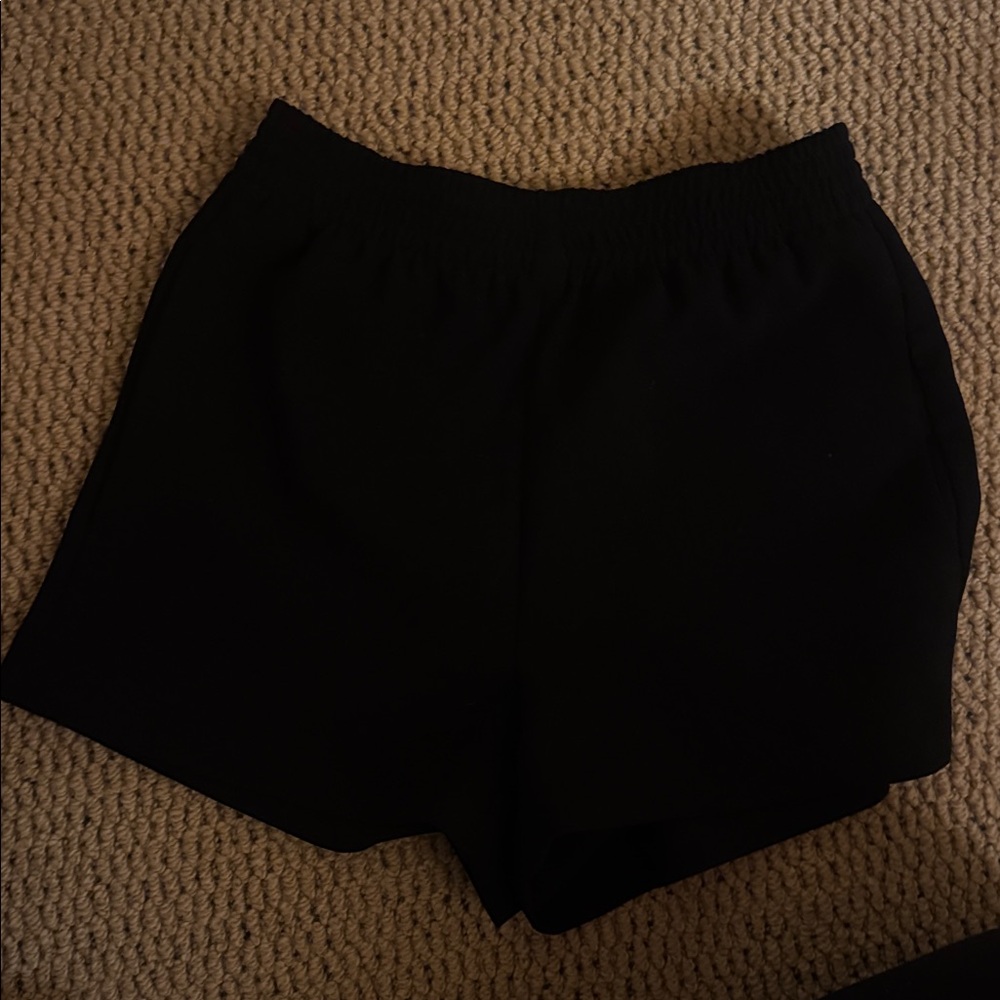 Wilfred Classic Black Shorts